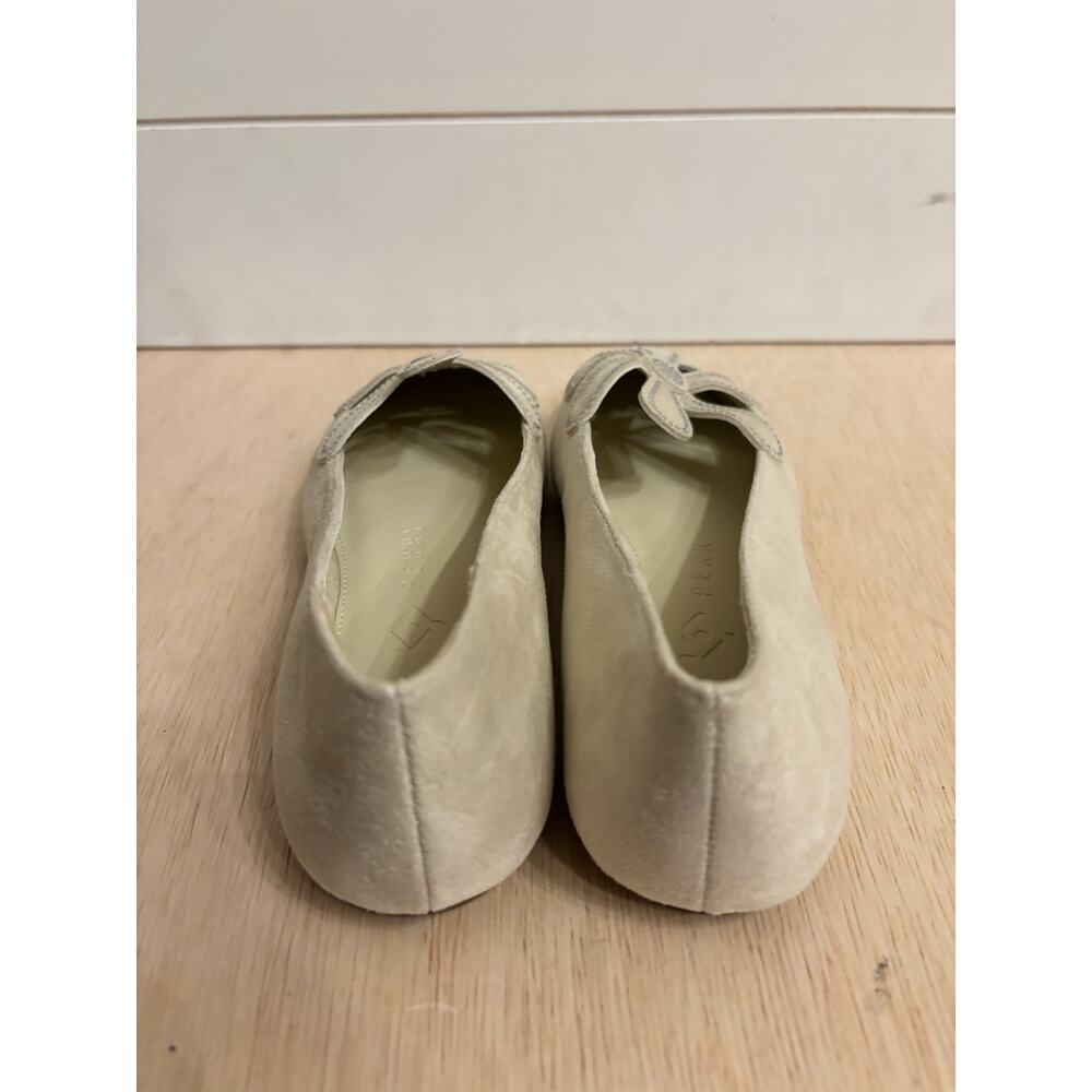 Katy Perry The Evie Daisy Flats Faux Suede Cream Ballet Rhinestone Size 8.5 NWOB - Picture 4 of 7